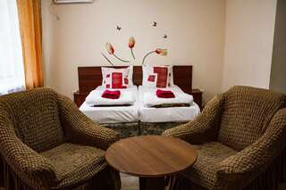 Гостиница Елена Анапа Улучшенный трехместный номер-2