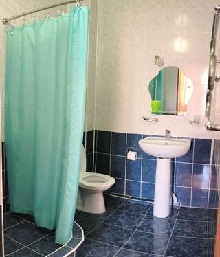 Гостиница Елена Анапа Стандартный трехместный номер-2