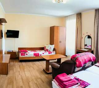 Гостиница Елена Анапа Стандартный трехместный номер-7