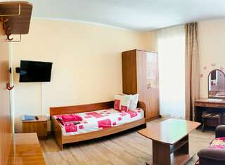 Гостиница Елена Анапа Стандартный трехместный номер-5